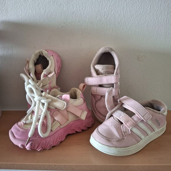Pair of Unisex Pink Kids Running Shoes - EU Size 27 (approx. Toddler Size 10) - Picture 1 of 7